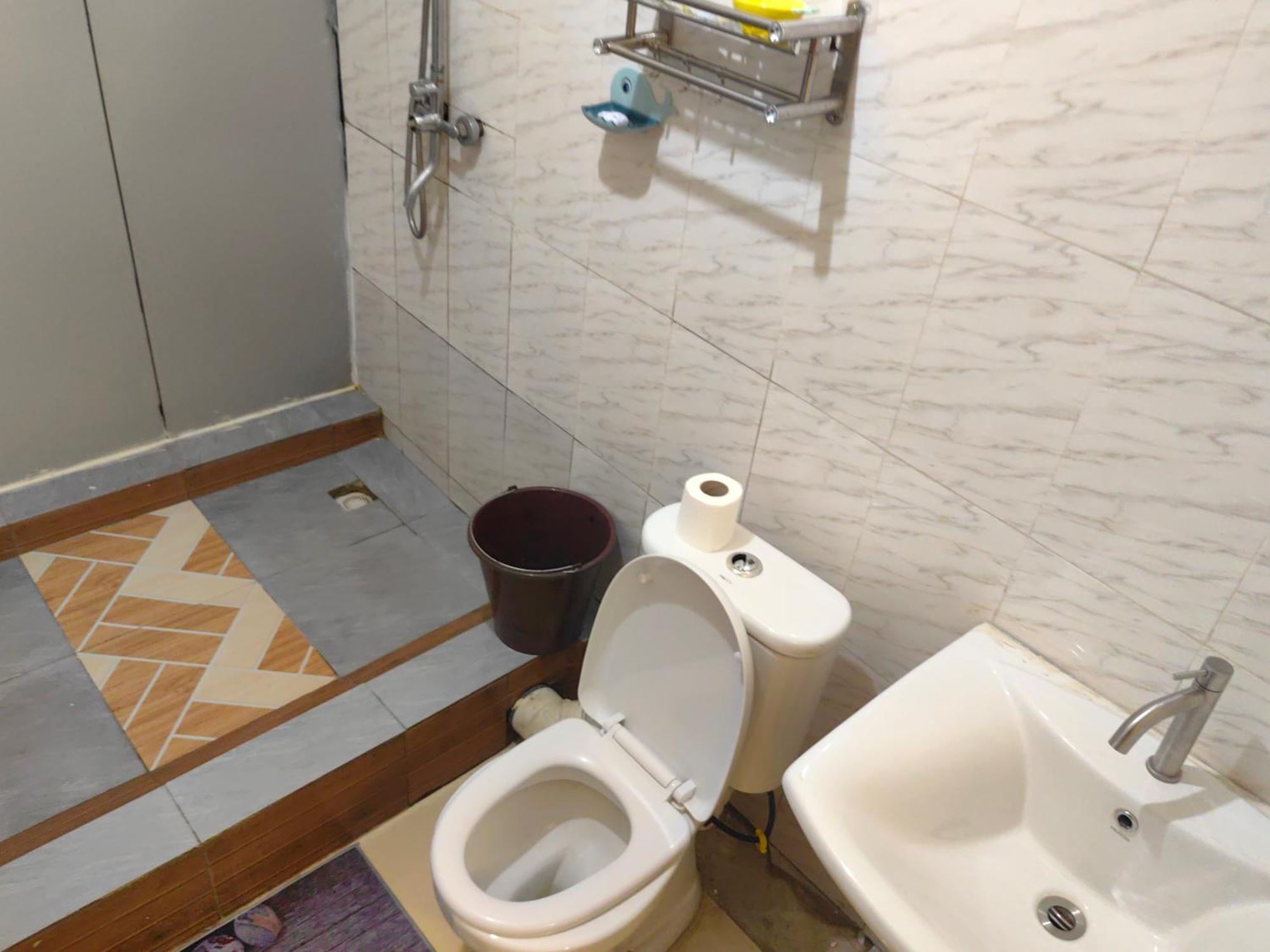 Hongyuanprimierhotel Accra Kültér fotó